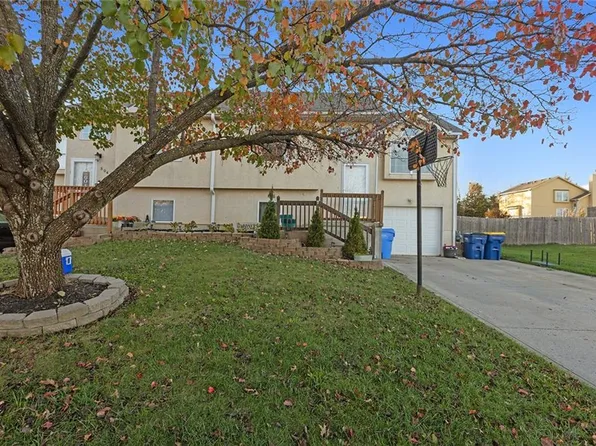 502 Northstar Ct, Tonganoxie, KS 66086