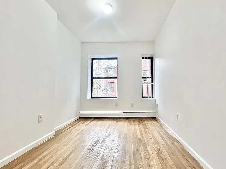 291 E 3rd St #5B — Photo 1