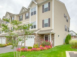 9 Lumber Ln, Mount Ephraim, NJ 08059