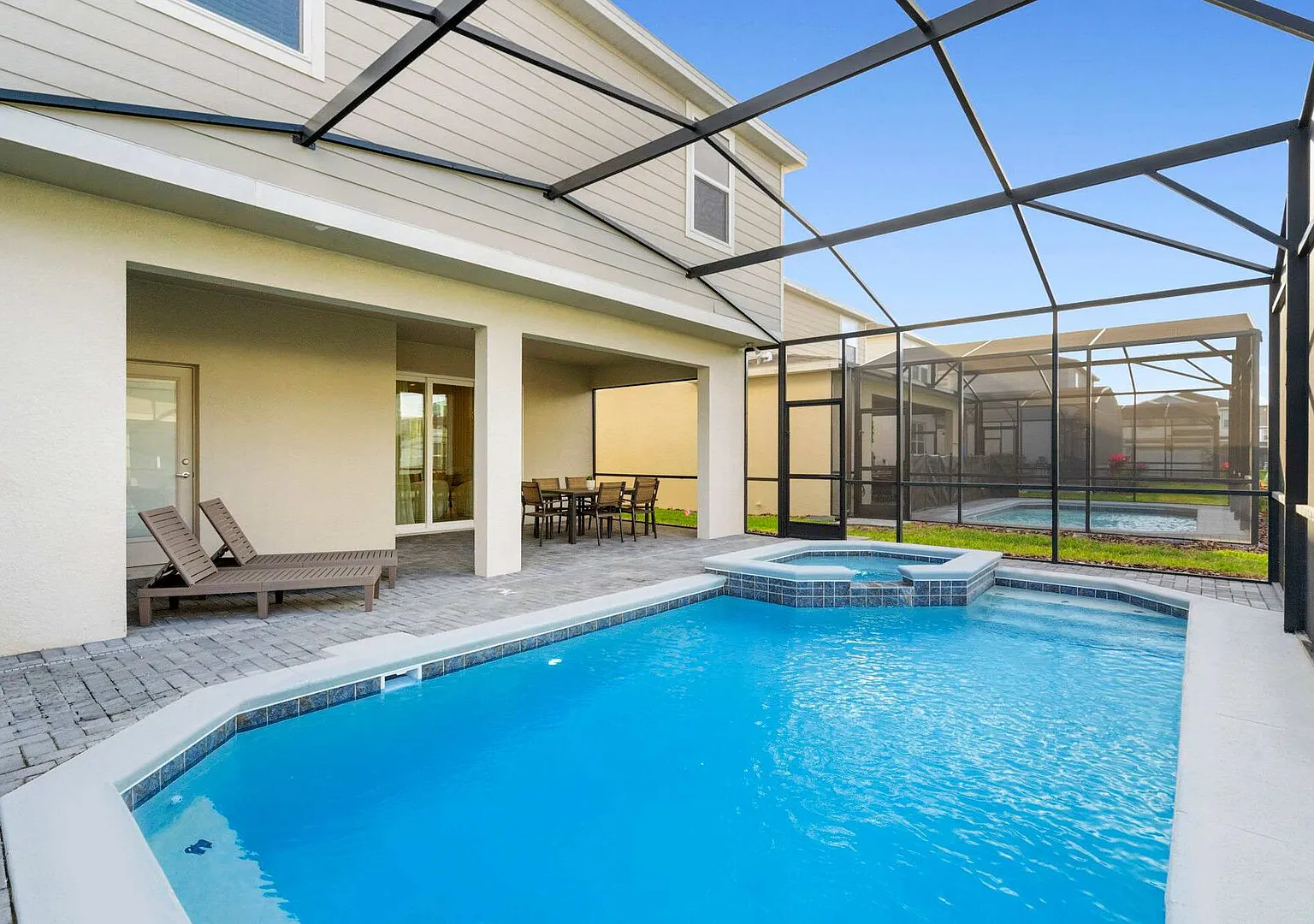 Chic 7Bed with private pool, theme bedrooms — Photo 2
