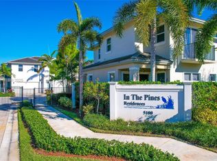 6950 Pines Cir, Pompano Beach, FL 33073