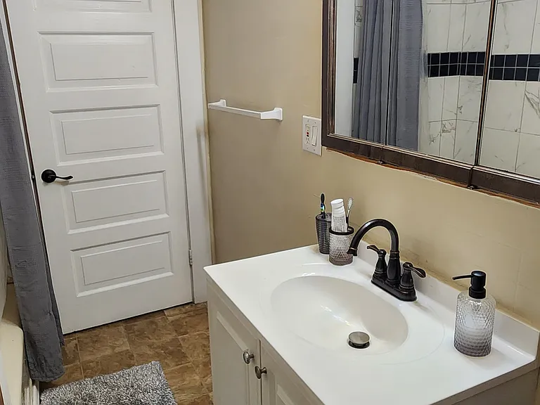 585 Colorado River Blvd — Photo 15