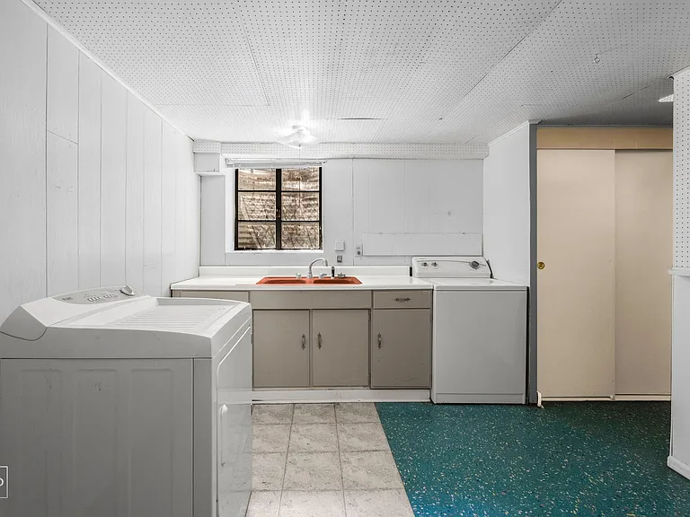 413 E Atwater Ave — Photo 36