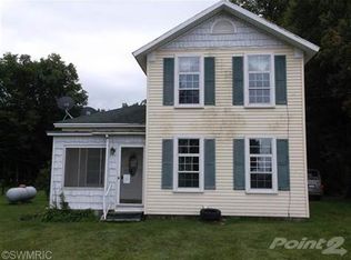 20885 Moorepark Rd, Three Rivers, MI 49093