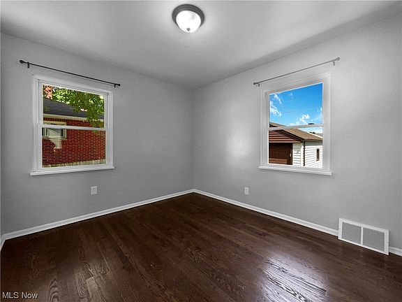 5th image of 3022 Heresford Dr