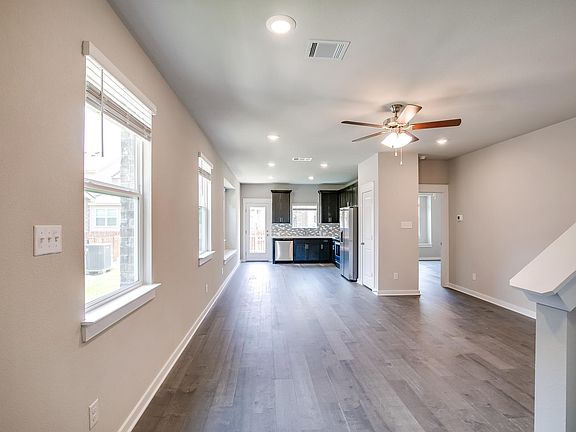 4th image of 601 Dusky Sap Ln #D