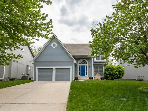 12201 S Summit St, Olathe, KS 66062