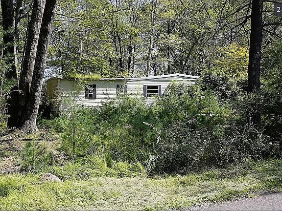 3rd image of 115 Acorn Hill Rd