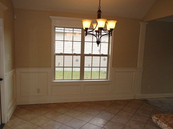 5th image of 4029 Glen Laurel Dr N