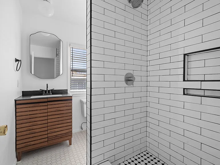 24 Rose Ave #D — Photo 13