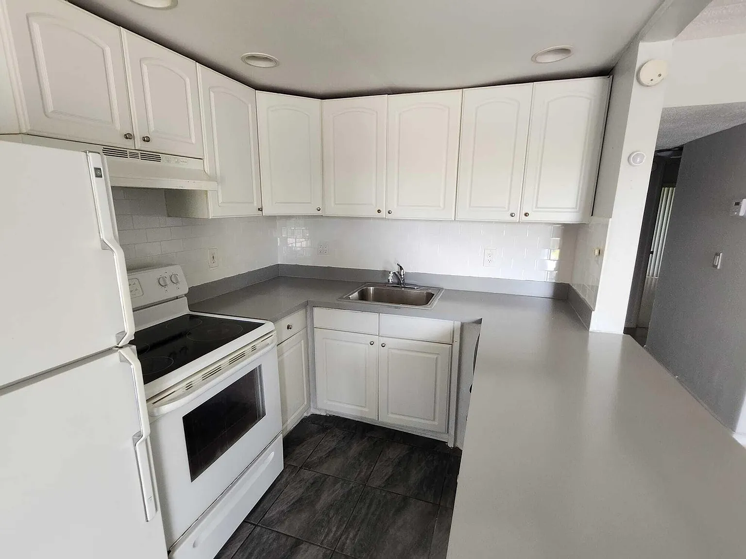 2 bed, 1.5 bath, 825 sqft, $1,600 — Photo 4