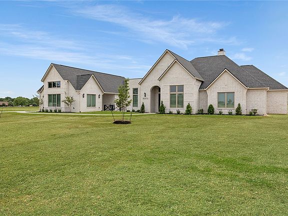 2nd image of 10372 Charlinda Ln
