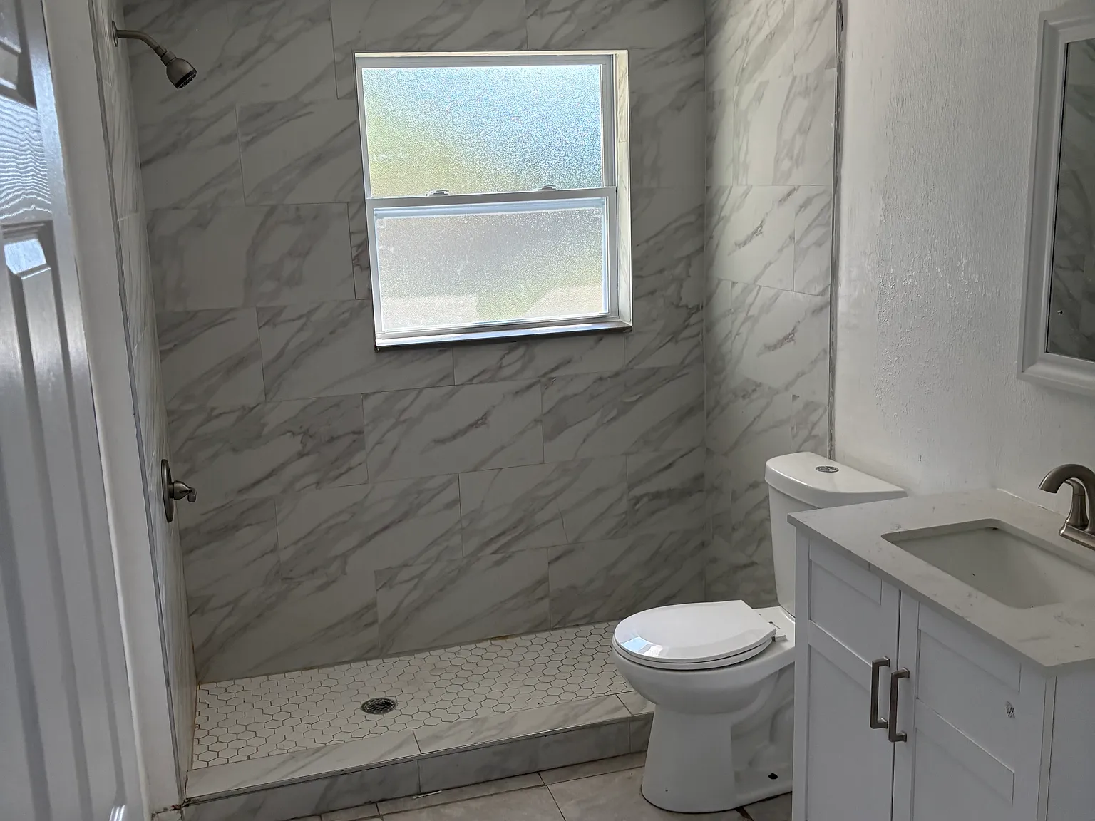 3 bed, 1675 sqft, $2,395 — Photo 3