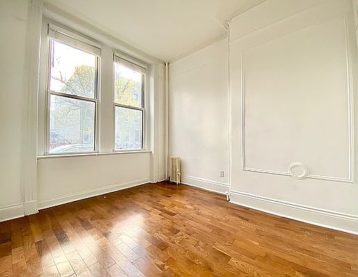 2nd image of 373 Menahan St APT 1L