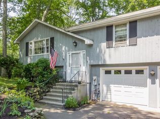 18 Sandlewood Dr, Madison, CT 06443