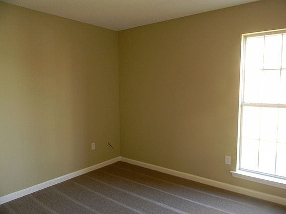 4th image of 5582 Kaitlyn Dr W