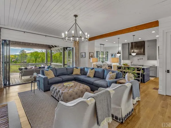 616 GlenCove Drive, Cashiers, NC 28717