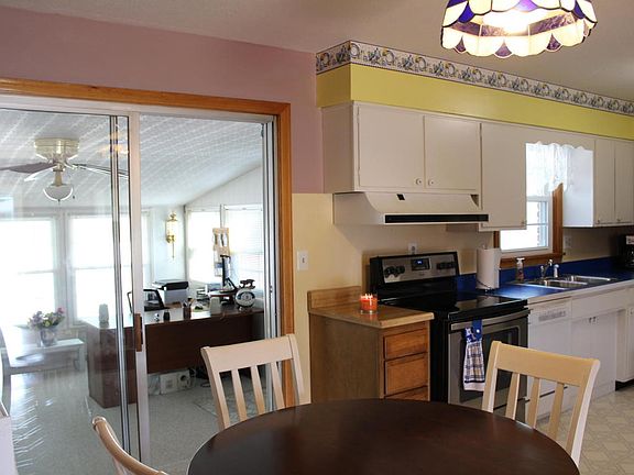 5th image of 11819 Pierce Way