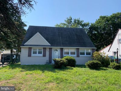 2330 Chipmunk Ln, Secane, PA, 19018