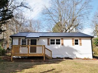 108 Harpers Lake Dr, Hiram, GA 30141