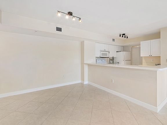 4th image of 260 Village Boulevard #5204