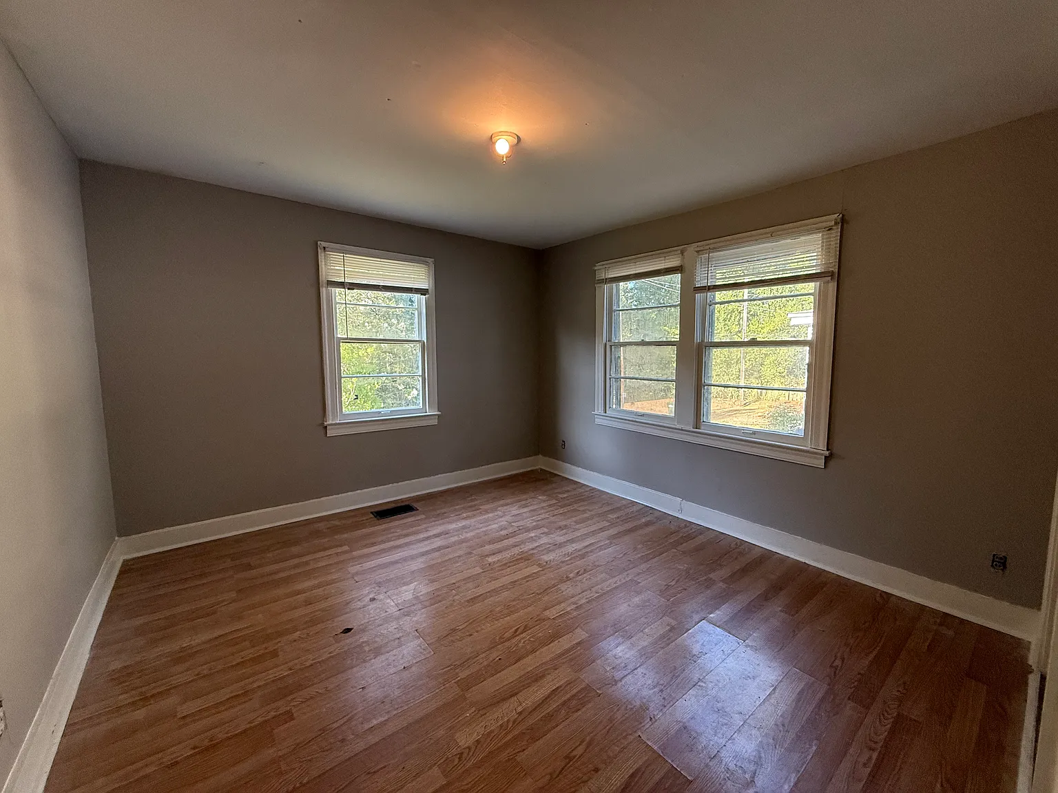 4 bed, 1382 sqft, $1,300 — Photo 4