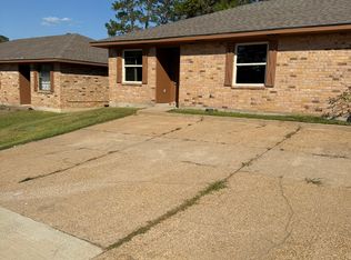 91 Choctaw Dr #91, Pineville, LA 71360