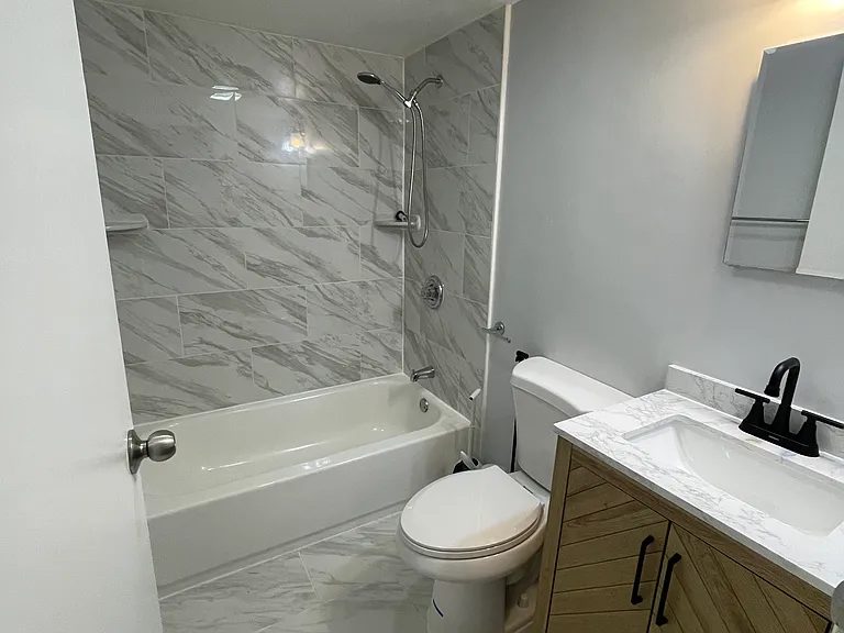 Elmwood Dr — Photo 7