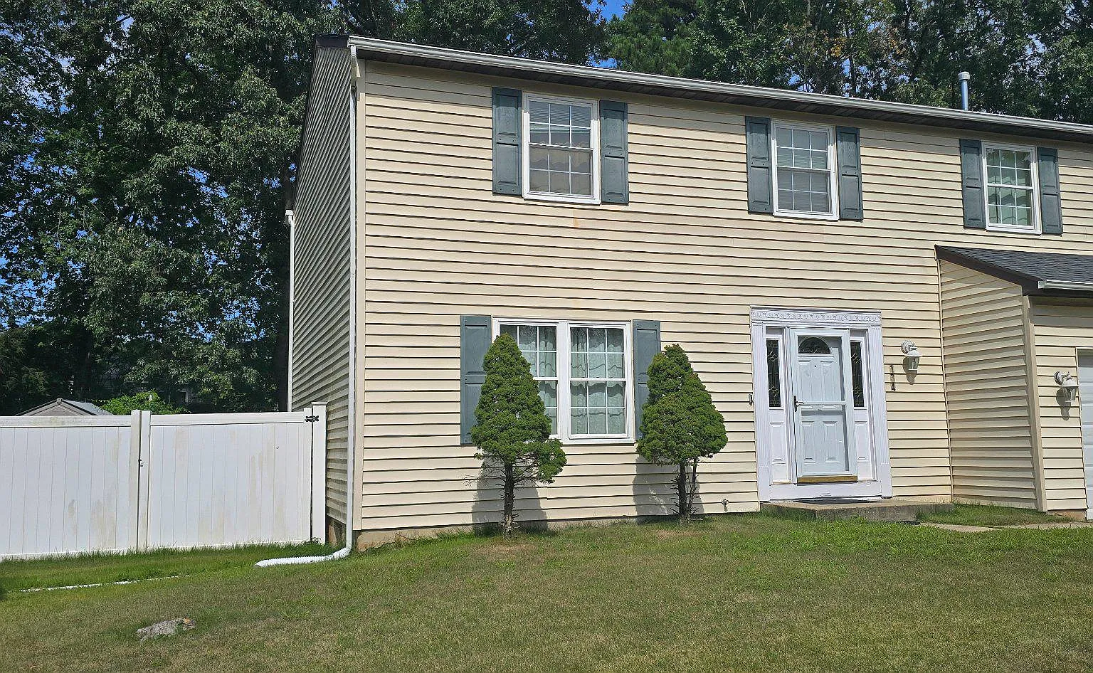 1 bed, 1.0 bath, 2782 sqft, $1,400 — Photo 2