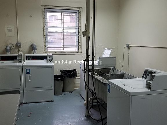 2nd image of 1333 W Birchwood Ave #405