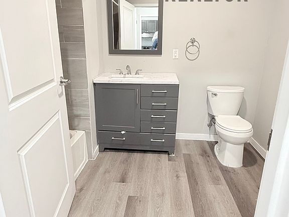 4th image of 113 12th Ave #20