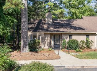 107 Woodbridge Ln, Chapel Hill, NC 27514