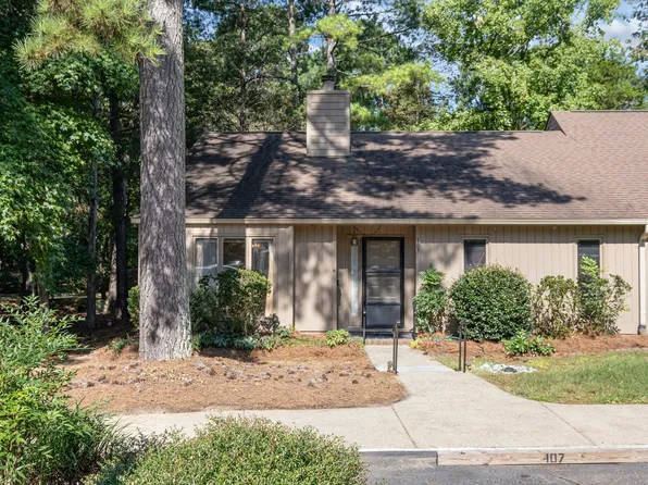 107 Woodbridge Ln, Chapel Hill, NC 27514