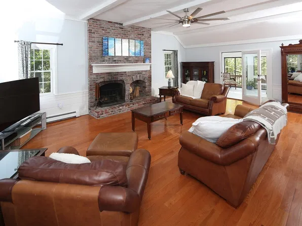 7 Tinkers Ledge Rd, Duxbury, MA 02332