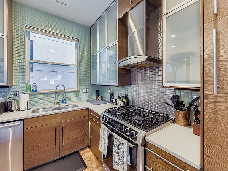 2115 W 32nd Ave #3 — Photo 11