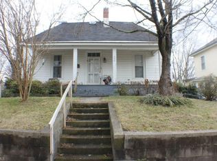 706 Arch St, Mount Airy, NC 27030