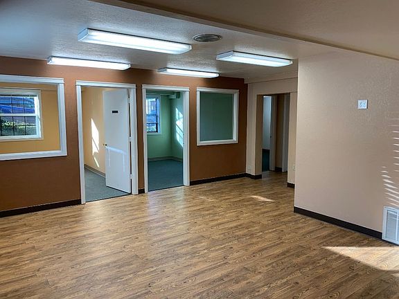 3rd image of 850 Siskiyou Blvd Unit 1