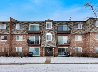 9381 Bay Colony Dr APT 3N, Des Plaines, IL 60016