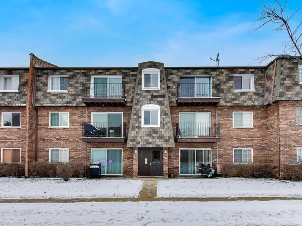 9381 Bay Colony Dr APT 3N, Des Plaines, IL 60016