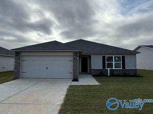 207 Clear Creek Dr, Decatur, AL 35603