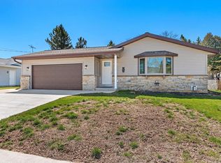 1209 E Thomas St, Manitowoc, WI 54220