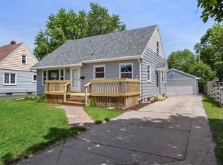 124 S John St, Neenah, WI 54956