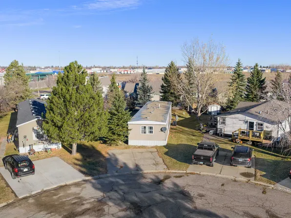 405 31st Ave, Minot, ND 58701