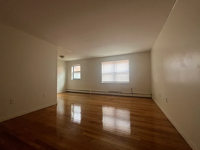 241 Laurel St #B5 — Photo 8