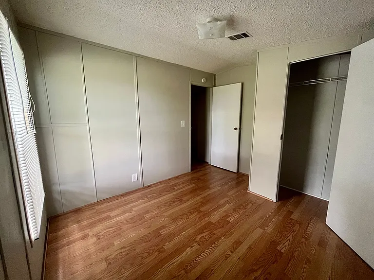 540 Guillot Rd #E — Photo 12