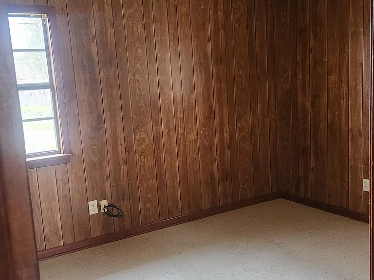 208 French Ct — Photo 6