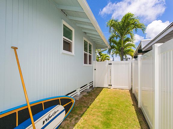 3rd image of 828 Oneawa St #1