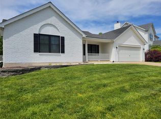 2707 Brook Meadow Ln, O'Fallon, MO 63368