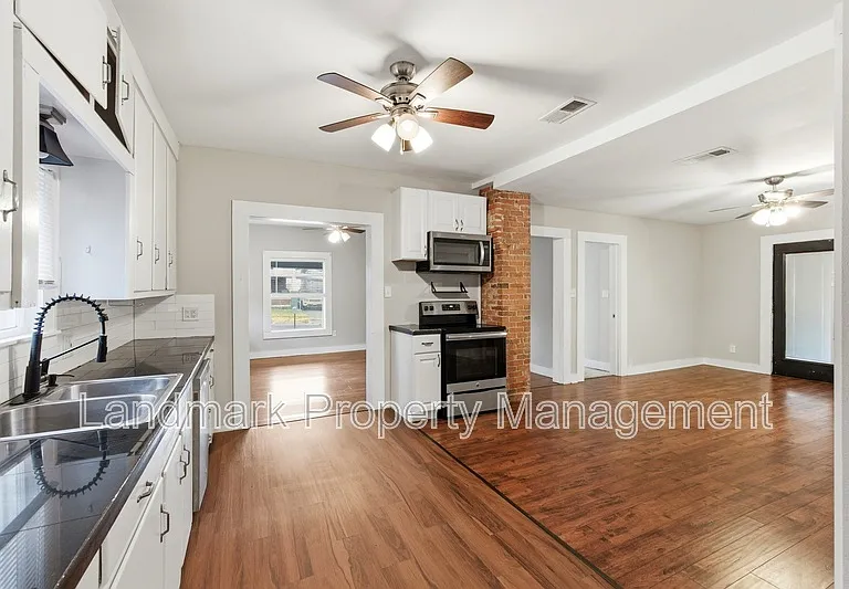 405 College St — Photo 10