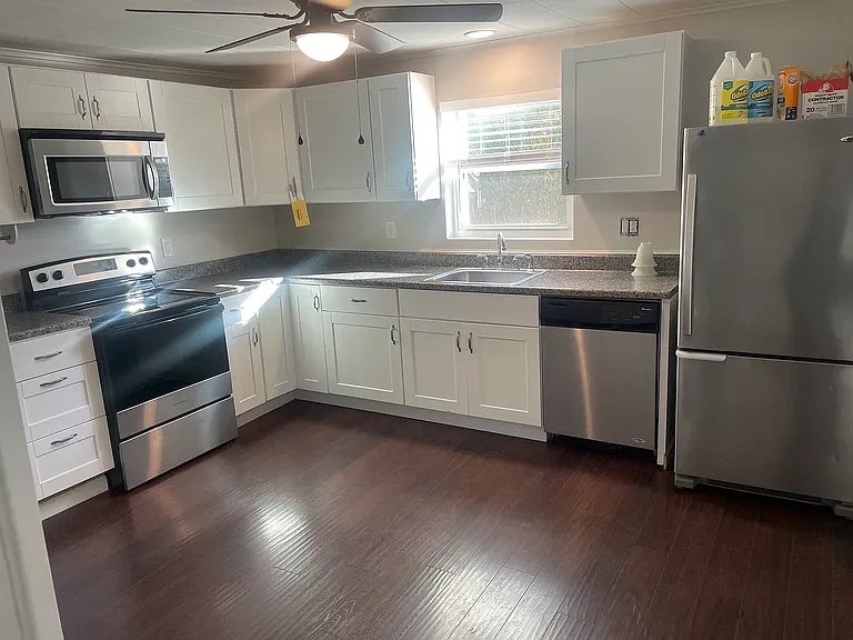 573 Steel Ave — Photo 5
